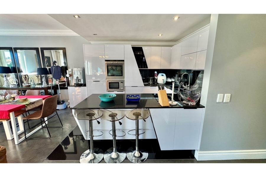 To Let 2 Bedroom Property for Rent in Green Point Western Cape